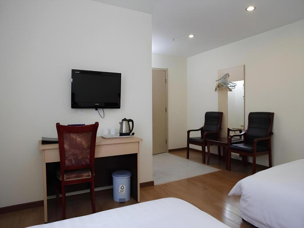 Beijing Yi Jia Hotel Экстерьер фото